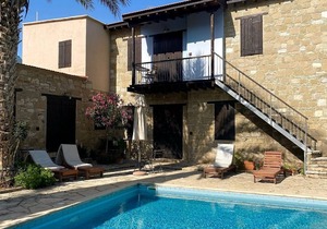 Beautiful Country House with A/C, WiFi and Shared Pool in the Historical Village of Choirokoitia