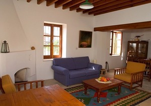 Beautiful Country House with A/C, WiFi and Shared Pool in the Historical Village of Choirokoitia