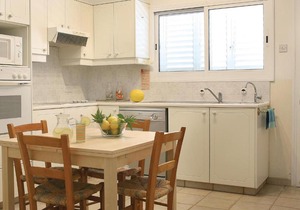 Beautiful home in Miliou Paphos with 2 Bedrooms, Outdoor swimming pool and Swimming pool