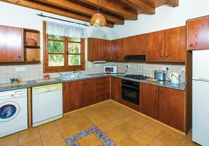 Beautiful home in Miliou Paphos with 3 Bedrooms, Outdoor swimming pool and Swimming pool