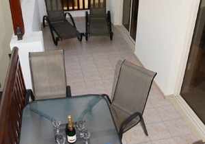 Beautiful quiet well-furnished Apartment B201 with large terrace, FREE WIFI