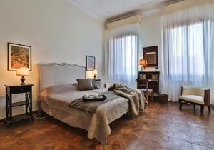 Ca Dei Greci Canal View in Venice