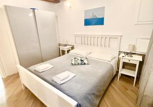 Canal view apartment in Venice