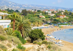 Centrally located villa close to town