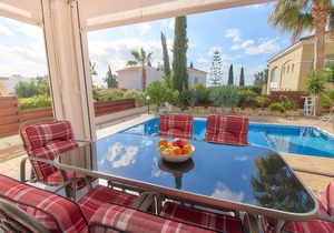 Coral Bay 3 Bed Villa - 300m Coral Bay's Blue Flag Sandy Beaches - Private Pool