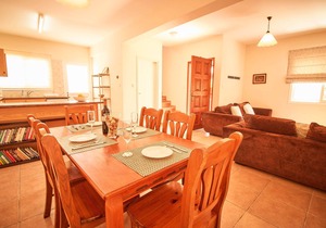 Coral Bay - 3 Bed Villa 300m to Blue Flag Coral Bay Beach - Private Pool - Wifi