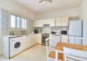 Coral Bay 4 Bed Villa - 5 Minutes Walk to Blue Flag Sandy Beaches - Heated Pool