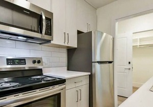 Gateway Furnished Apartments Suite Thirteen in Surrey