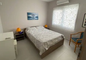 Ground Floor 2 Bedroom Apartment near the Sea