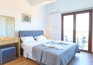 Holiday house Lysos for 1 - 6 persons with 2 bedrooms - Holiday home