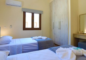 Holiday house Lysos for 1 - 6 persons with 2 bedrooms - Holiday home