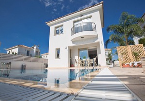 Imagine Your Family Renting a Luxury Holiday Villa Close to Protaras Main Attractions