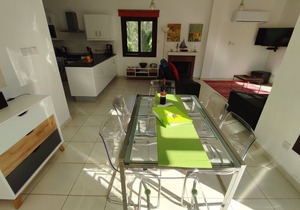 Lemon Tree Villa - Luxurious 3 Bed, 3 Bath Villa just 500m from Tala Village Square