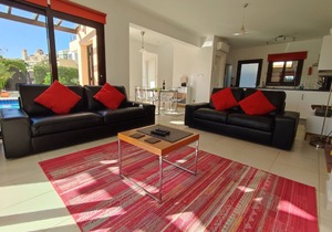 Lemon Tree Villa - Luxurious 3 Bed, 3 Bath Villa just 500m from Tala Village Square