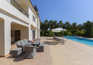 Meneou Seaside Mansion 7