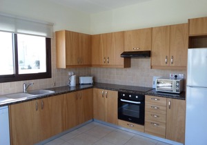 Modern 3 bedroom villa, pool and close to golf course