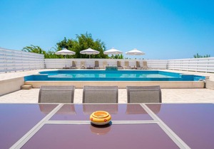 Oniros by Prestige Bookings