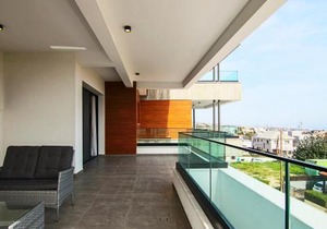 Phaedrus Living: Sea View Anna Residence 201