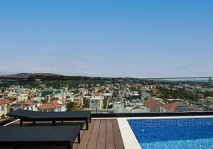 Phaedrus Living: Sea View Anna Residence 301