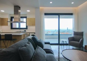 Phaedrus Living: Sea View Anna Residence 301