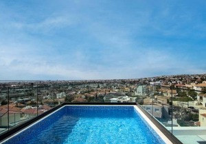 Phaedrus Living: Sea View Anna Residence 302