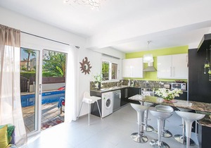 Protaras Dione Villa DI12 - a villa that sleeps 6 guests in 3 bedrooms