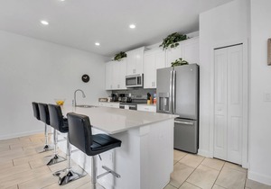 Resort Style, close to Disney and other parks Wlking Distance to Oasis Club in Davenport