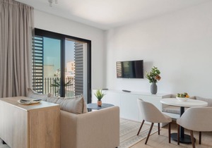 Sanders Armonta - Dreamy Studio w/ Balcony