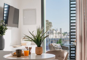 Sanders Armonta - Lovely Studio w/ Balcony