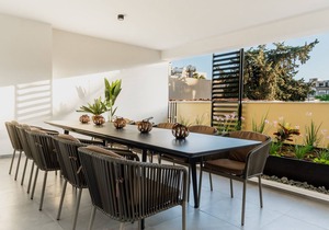 Sanders Armonta - Popular Studio w/ Shared Rooftop