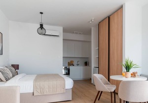 Sanders Armonta - Popular Studio w/ Shared Rooftop