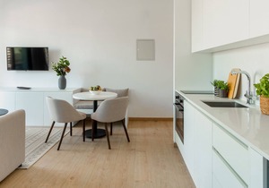 Sanders Armonta - Precious Studio w/ Balcony
