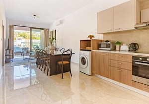 Sanders River Plaza - Cool 2-Bdr Apt with Balcony