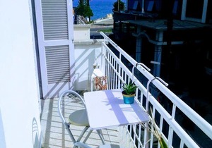 Sea View Home - 30 seconds to the beach
