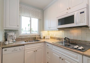 Shell Cove 9 · Gulf Front · Beach Gear in Bradenton Beach