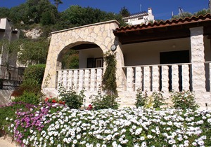 Single storey villa in Kamares Village, Tala, Paphos with private pool