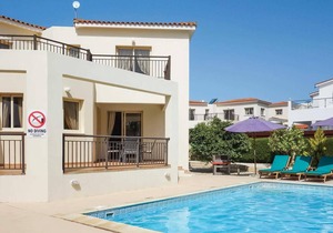 Spacious 3 bed villa with private pool