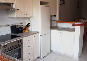 Stunning 2 bedroom house in popular Tomb of the Kings area with shared pool.