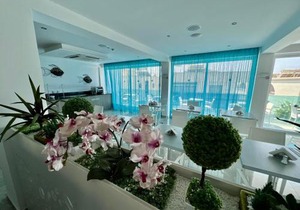 Sunny Blue Hotel