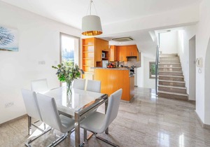 Villa Ammodis - Four Bedroom Villa, Sleeps 8