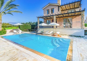 Villa Ammodis - Four Bedroom Villa, Sleeps 8
