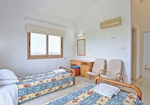 Villa Athina Finiki: Private pool and gardens, A/C, Wi Fi, sea views