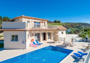 Villa Christel: Large Private Pool, A/C, WiFi, Eco-Friendly