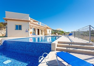 Villa Christel: Large Private Pool, A/C, WiFi, Eco-Friendly