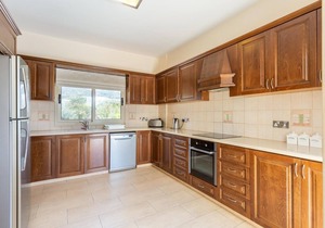 Villa Rose - Four Bedroom Villa, Sleeps 9