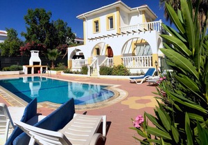 Villa Orange, 3 Bedroom 2 bathroom Villa-Near 2 Sandy Beaches.