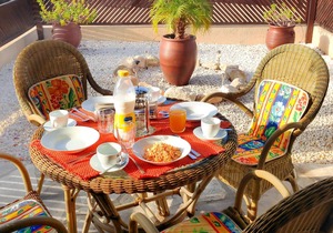 Villa Zivania - Spacious Private Villa in Quiet Cul-De-Sac near Tala Square