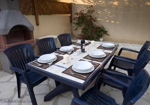Villa Zivania - Spacious Private Villa in Quiet Cul-De-Sac near Tala Square