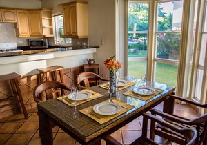 Villas Iguana A-14: Beachfront Condo! in Tola