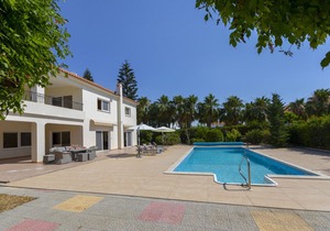 You and Your Family will love this Beachfront Villa, Larnaca Villa 1400